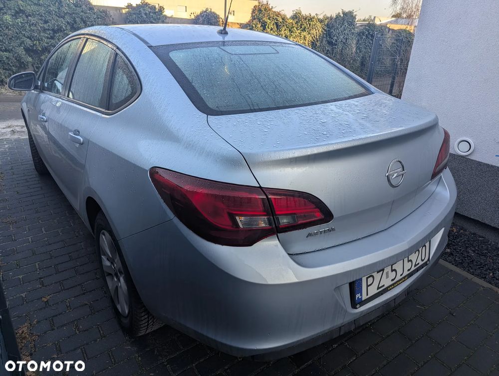 Opel Astra - 2