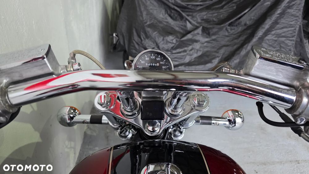 Suzuki Intruder - 14