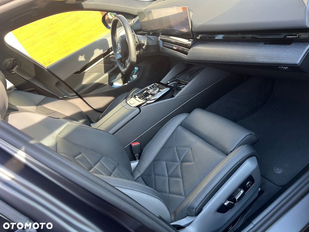 BMW Seria 5 540d xDrive mHEV M Sport - 3