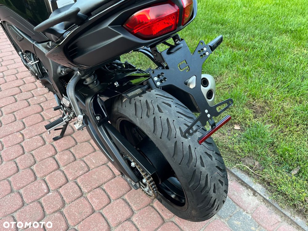 Yamaha FZ8 - 32