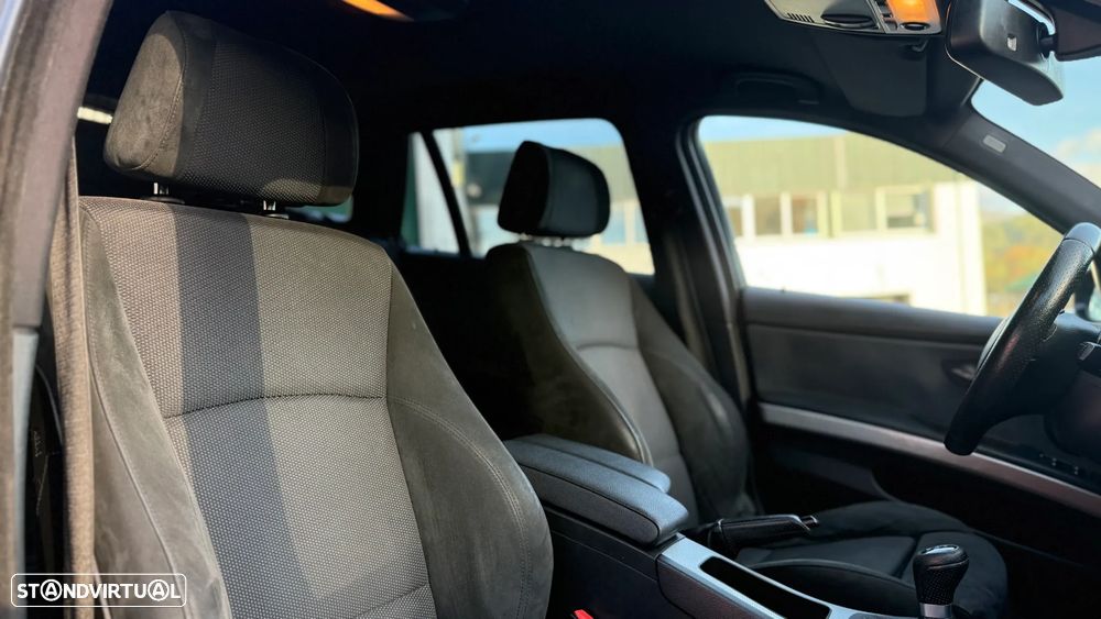 BMW 320 d Touring - 25