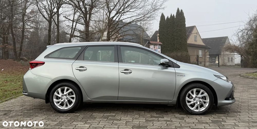 Toyota Auris Hybrid 135 Premium - 12