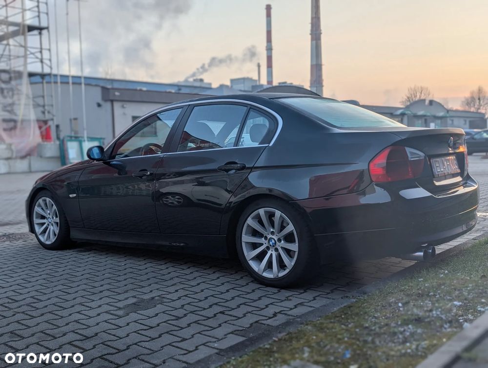 BMW Seria 3 330i - 17