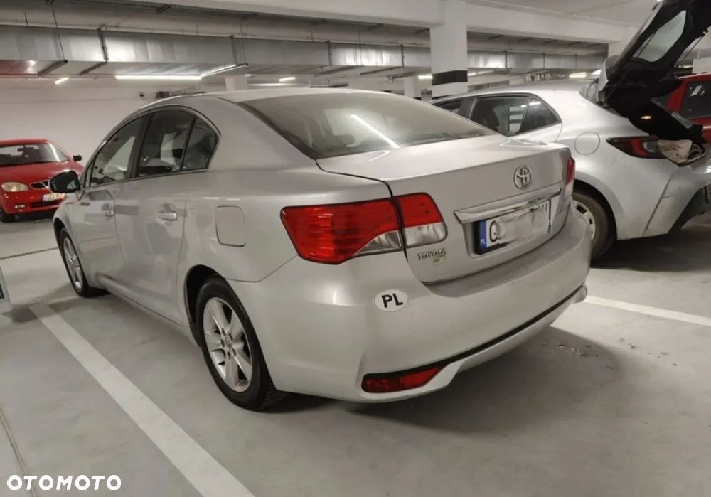 Toyota Avensis 1.8 Active MS - 1