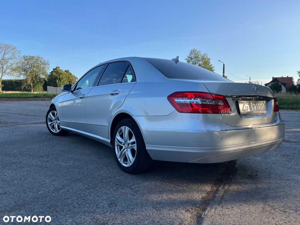 Mercedes-Benz Klasa E 220 CDI BlueEff Avantgarde - 1