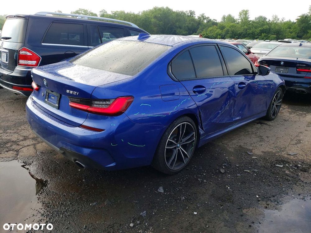 BMW Seria 3 330i xDrive M Sport - 4