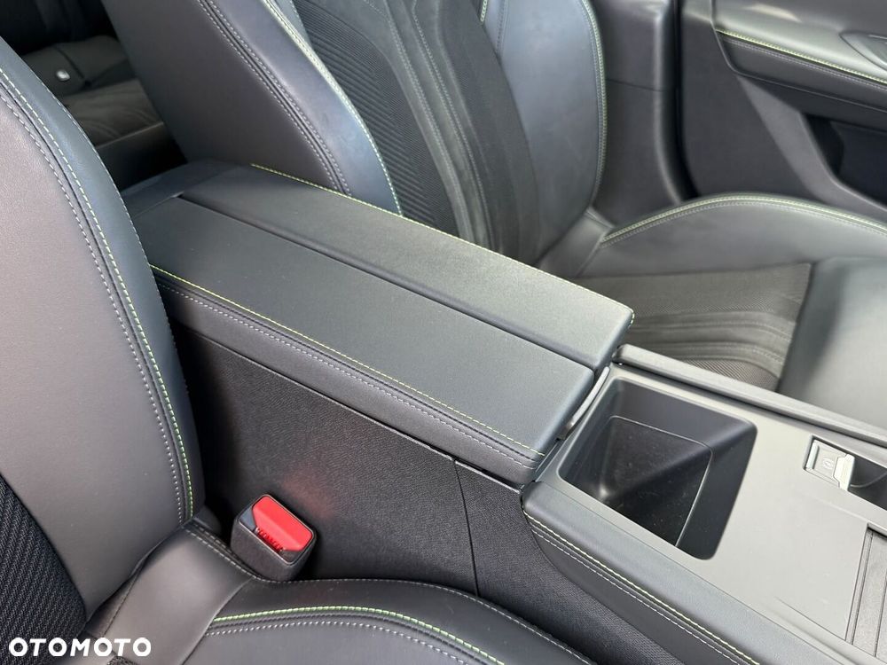 Peugeot 408 2025