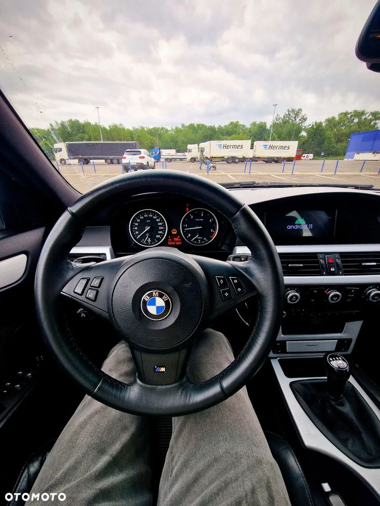 BMW Seria 5 525d - 11