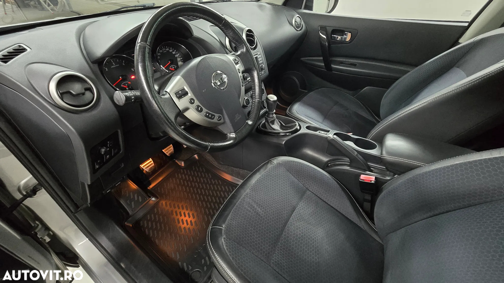 Nissan Qashqai 1.6 DCI Start/Stop N-Connecta - 10