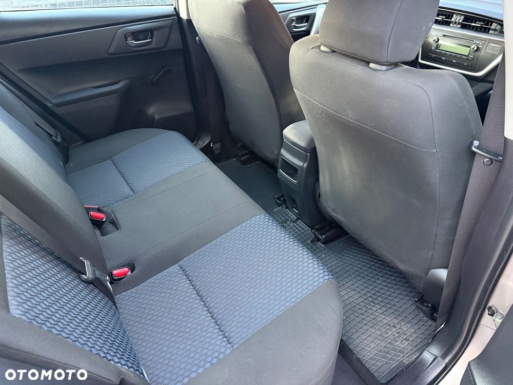 Toyota Auris - 12