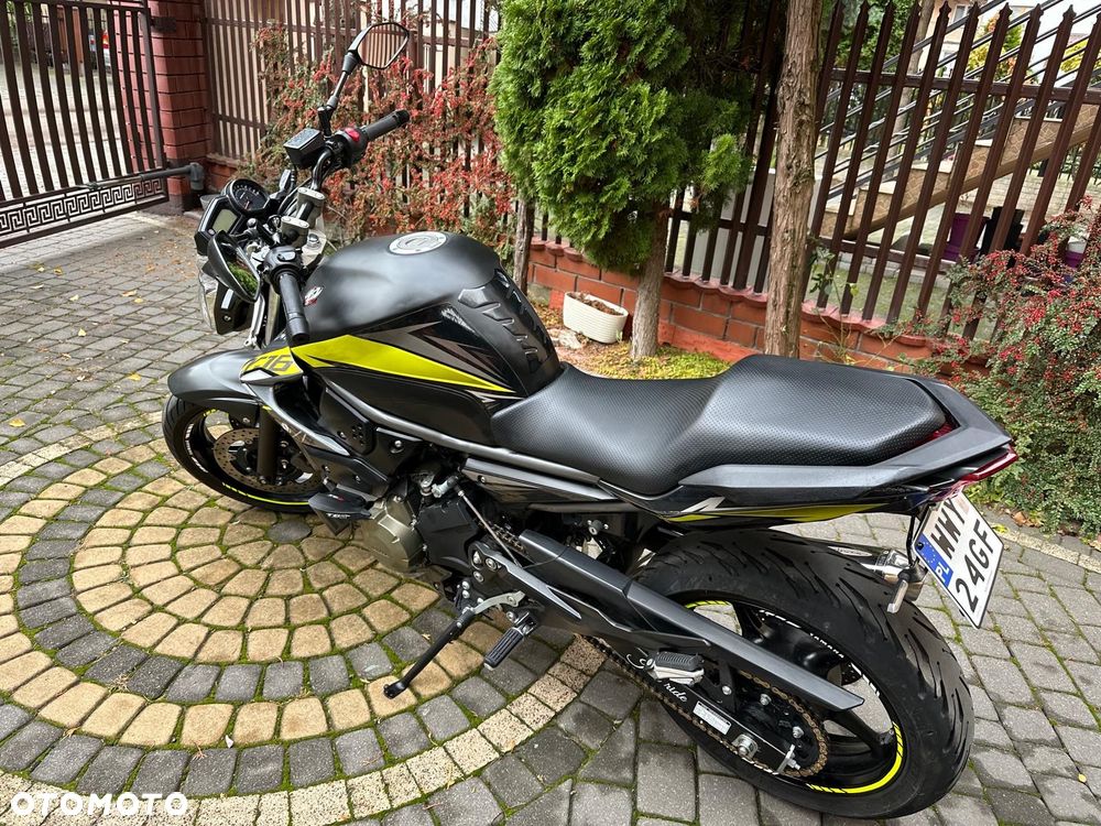 Yamaha XJ - 16