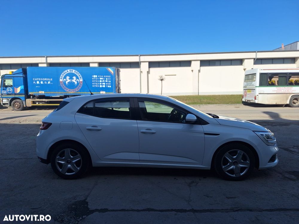 Renault Megane 1.5 dCI Life - 4