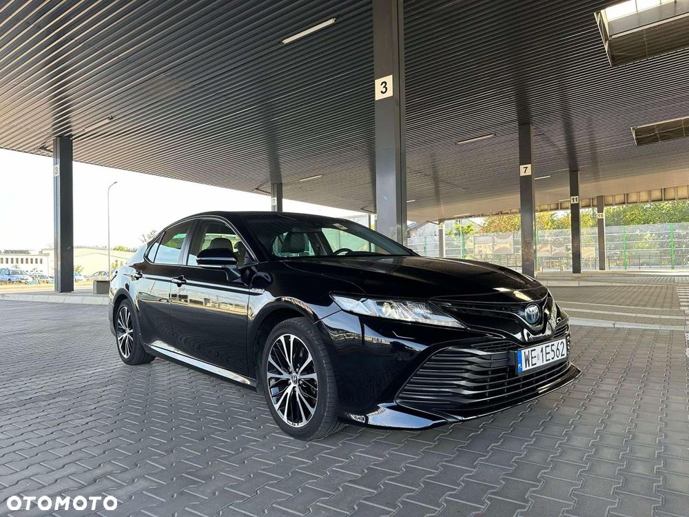 Toyota Camry - 5
