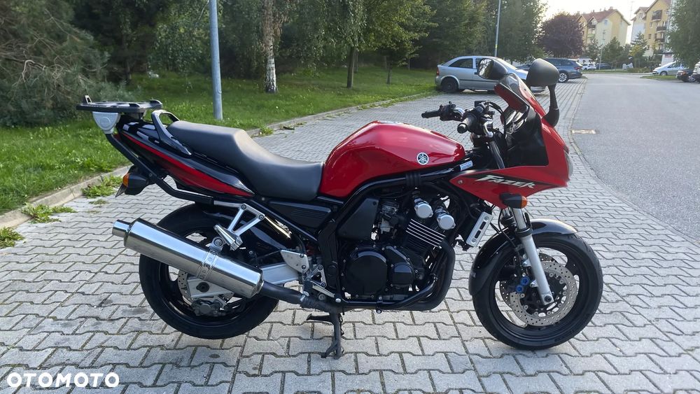 Yamaha FZS - 6