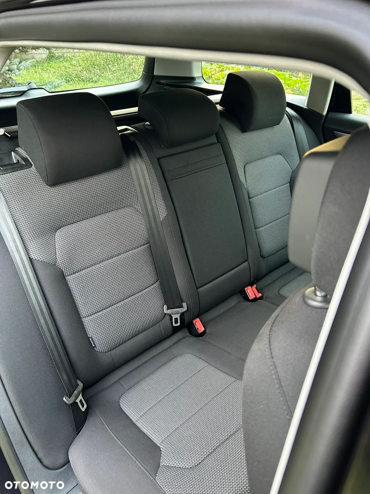 Volkswagen Passat - 10