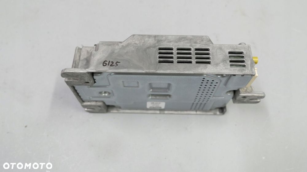 bmw g20 g30 wzmacniacz audio mid dab harman 5a2d564 - 4