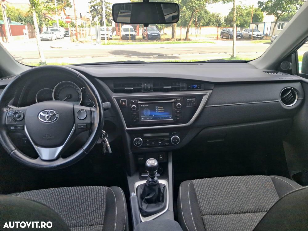 Toyota Auris - 8