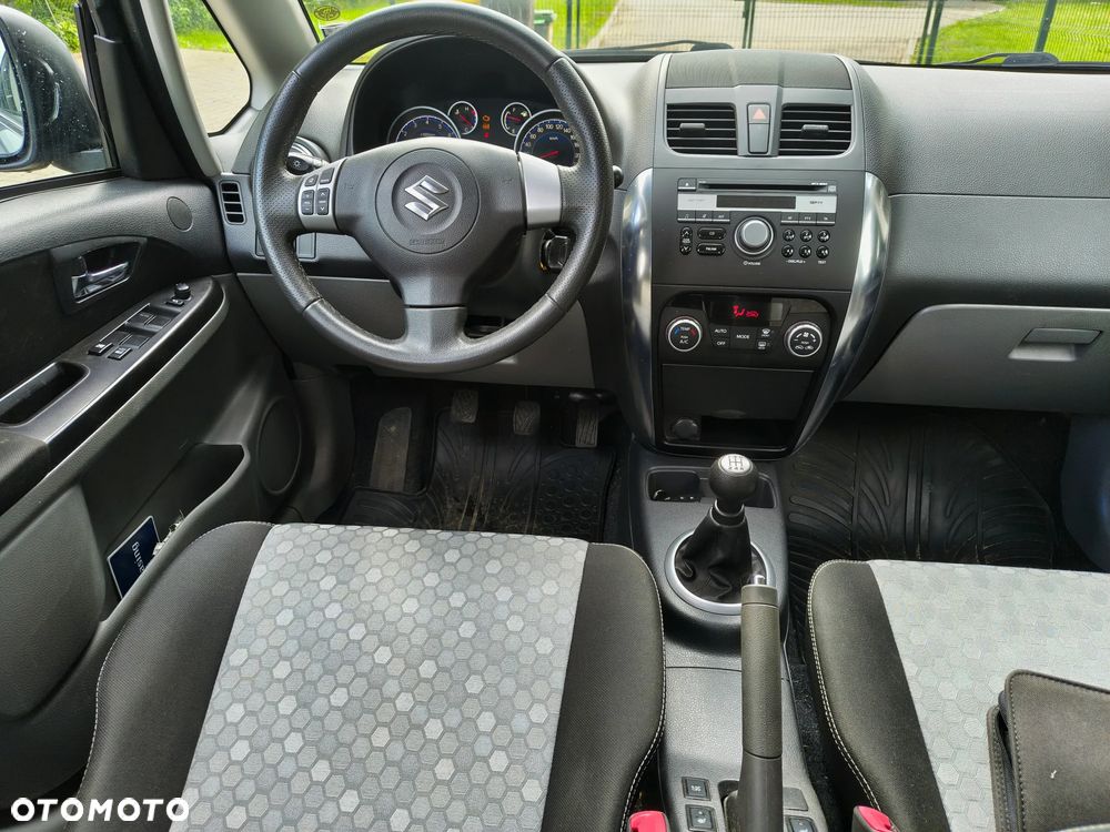 Suzuki SX4 1.6 Premium - 5
