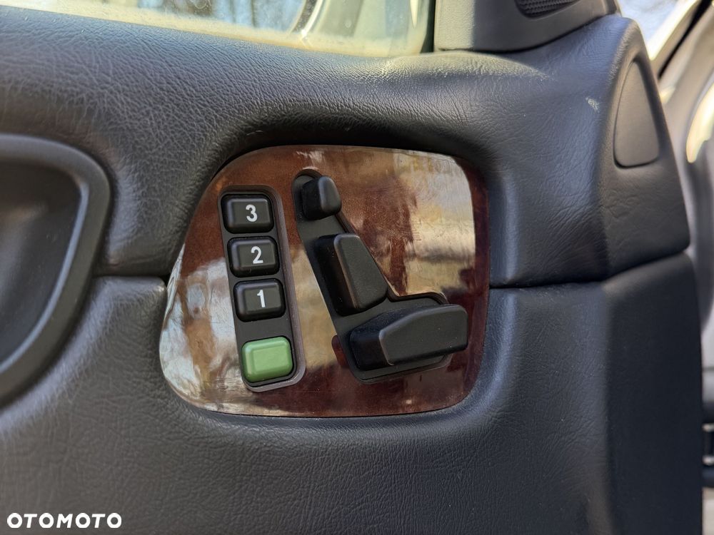 Mercedes-Benz CLK - 15