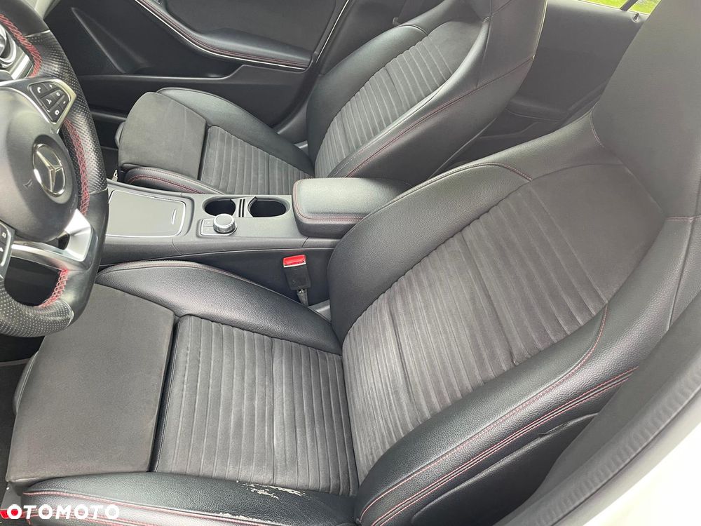 Mercedes-Benz GLA 200 7G-DCT AMG Line - 12
