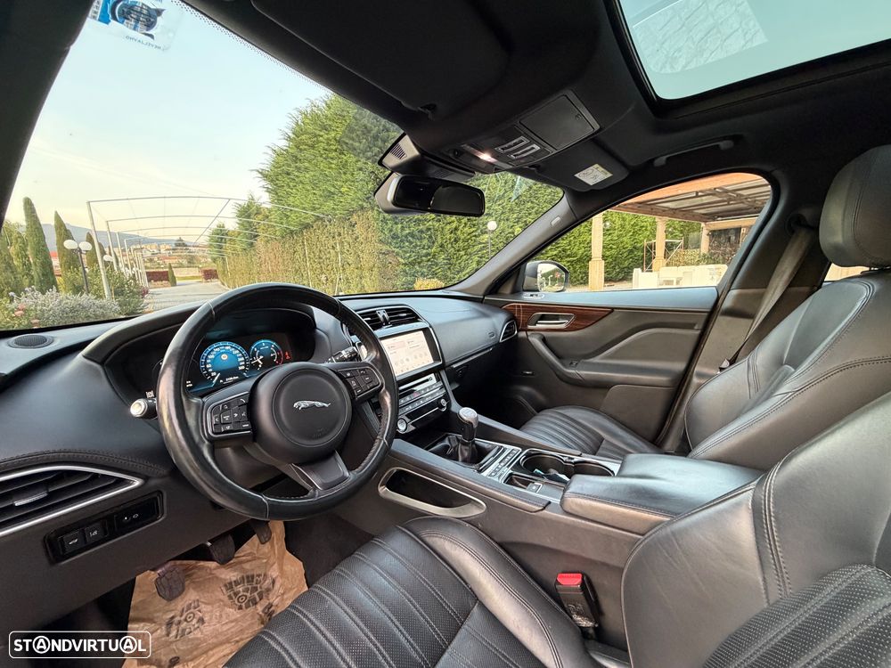 Jaguar F-Pace 20d R-Sport - 21