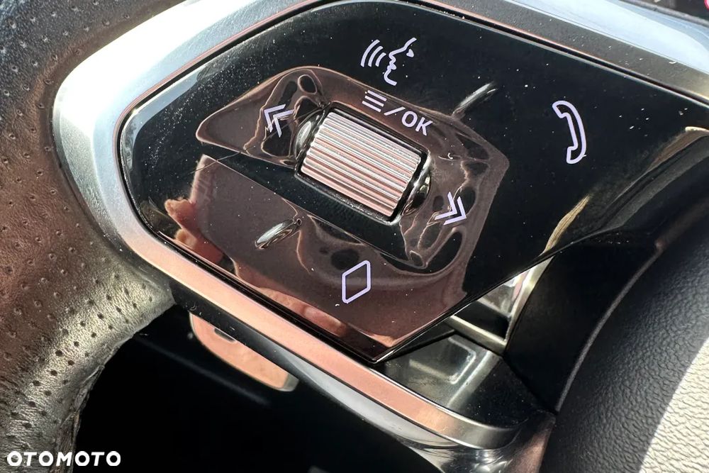 Jaguar F-Pace D200 AWD R-Dynamic S - 32