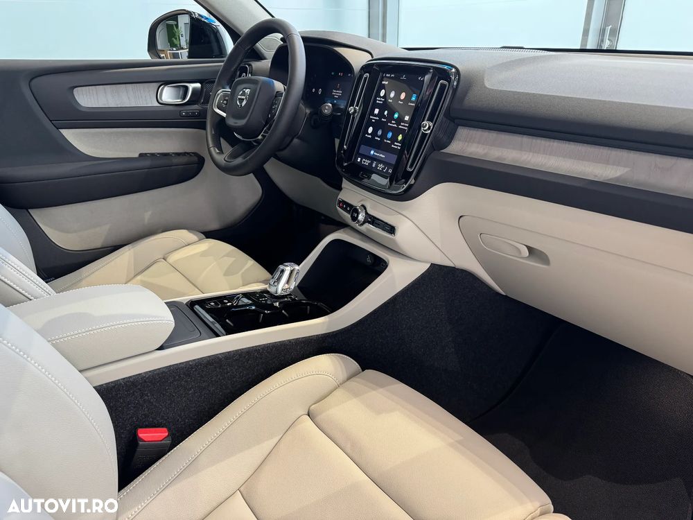 Volvo XC 40 B3 AT FWD MHEV Plus Dark - 11