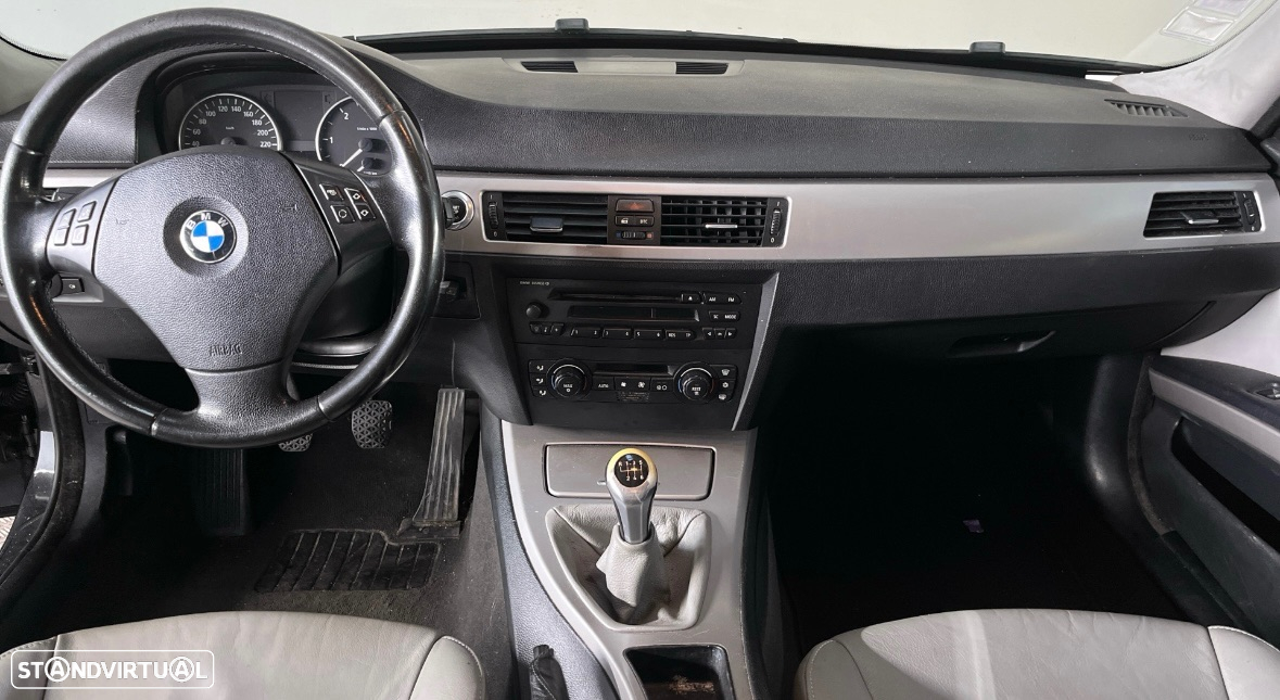 BMW 320 d Exclusive - 9