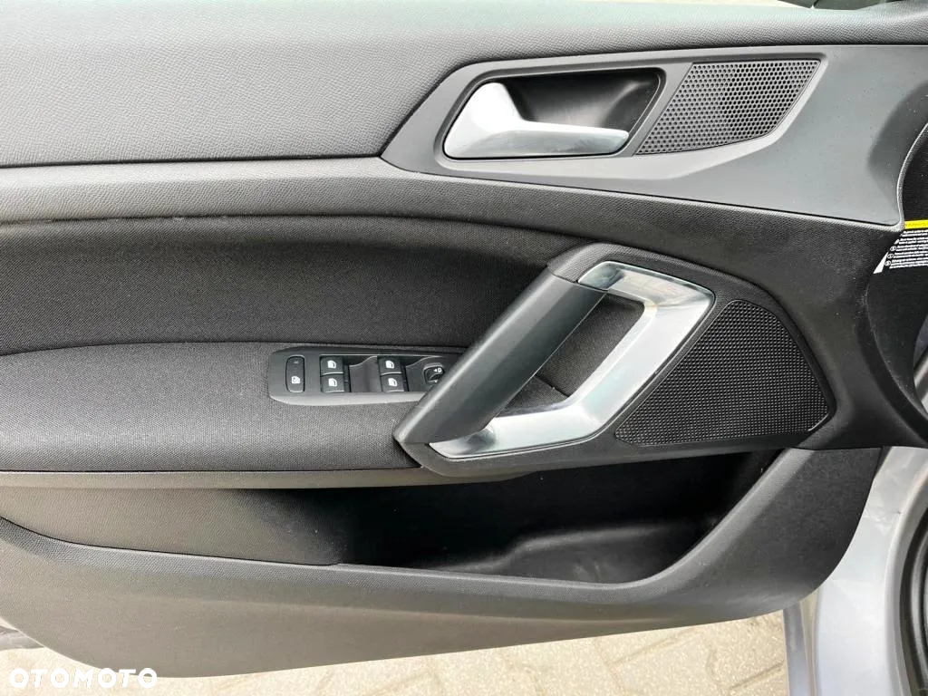 Peugeot 308 SW 1.6 e-HDi Allure S&S - 23