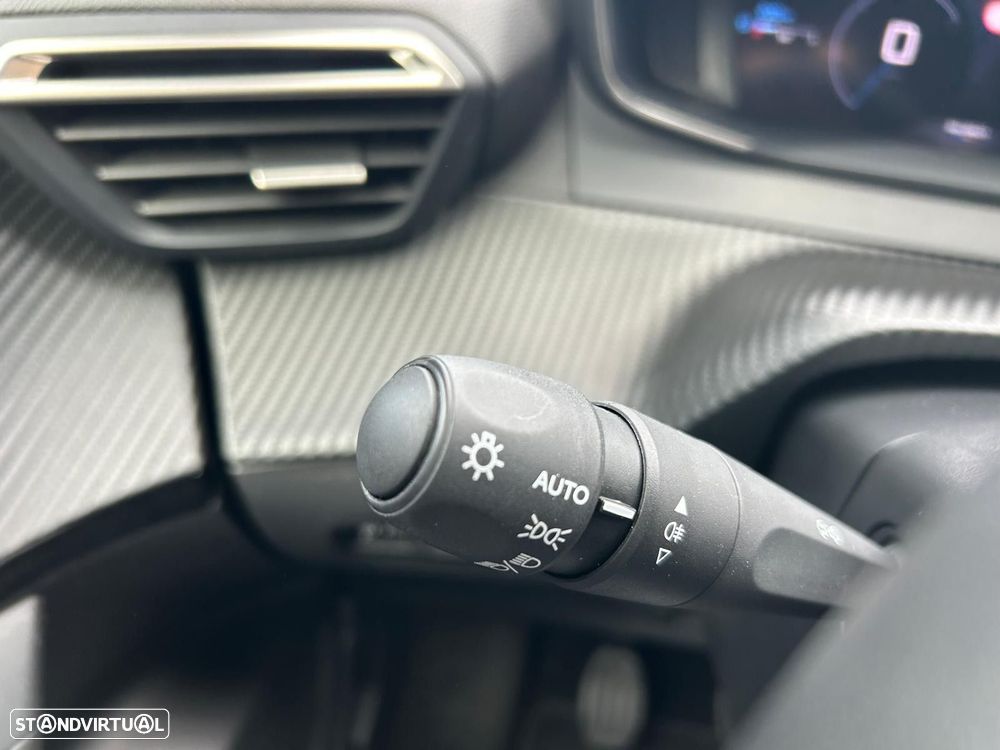Peugeot 2008 1.2 PureTech Allure Pack - 39
