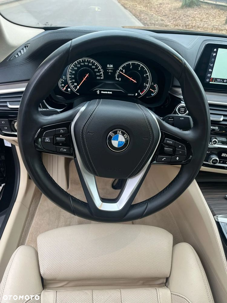 BMW Seria 5 530d Luxury Line - 37