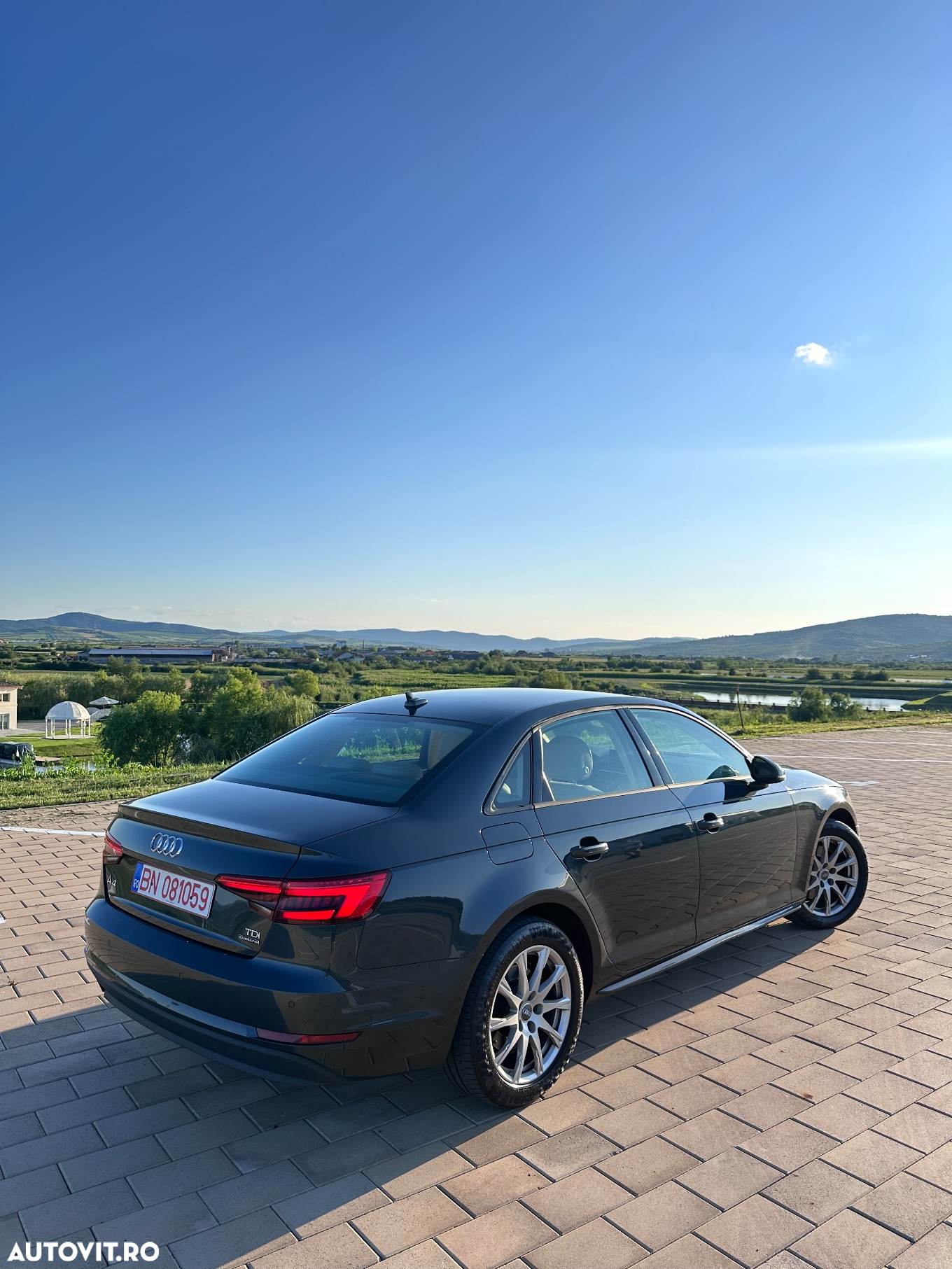 Audi A4 Avant 2.0 TDI S tronic quattro - 2
