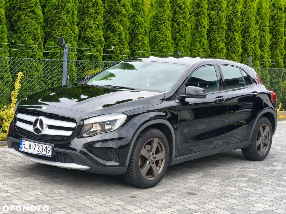 Mercedes-Benz GLA 180 Urban - 1