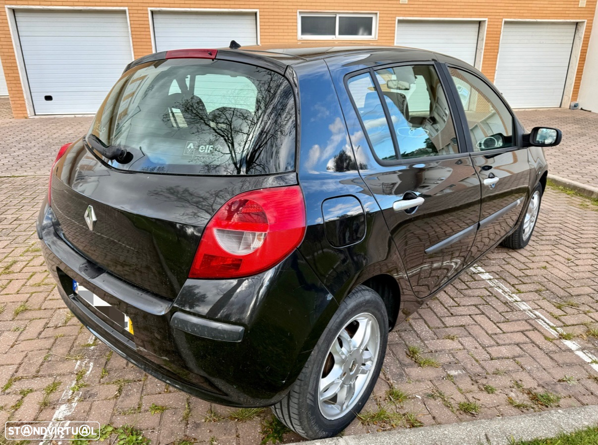 Renault Clio 1.2 Pack Authentique - 9