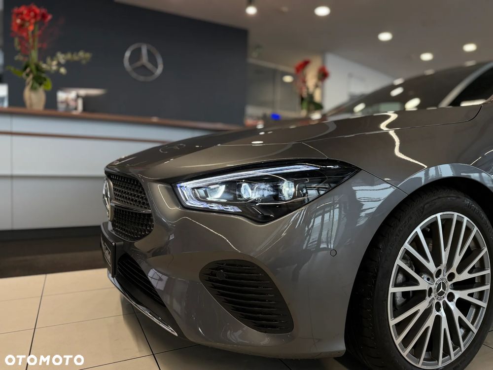 Mercedes-Benz CLA 180 Progressive 7G-DCT - 17