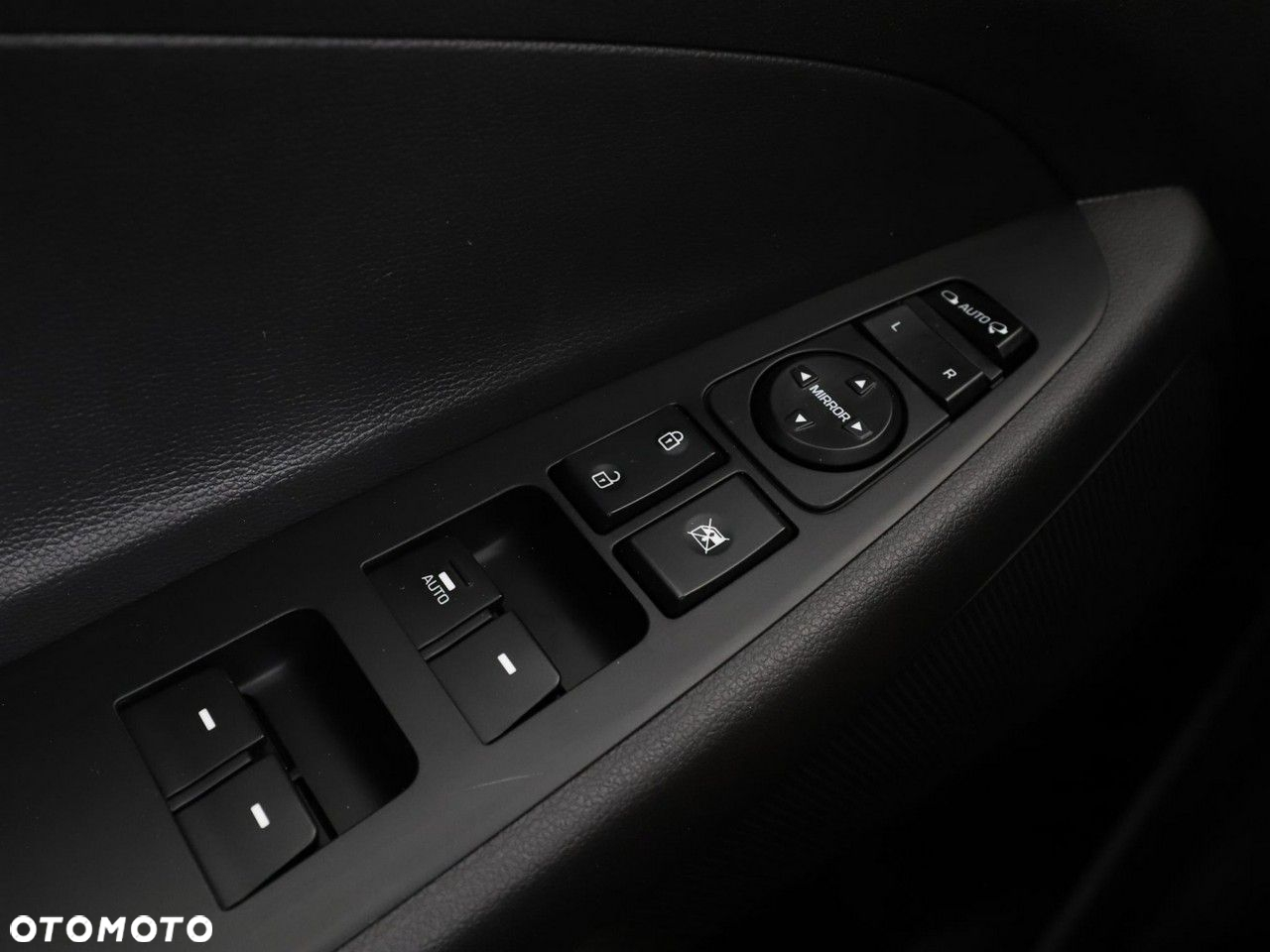 Hyundai Tucson 1.7 CRDI BlueDrive Comfort 2WD - 34