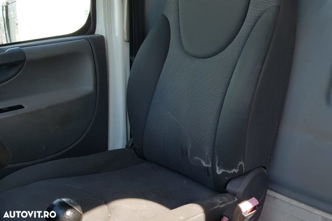 Scaun partea dreaptă Peugeot Partner 2.0 HDI Euro 4 - 3