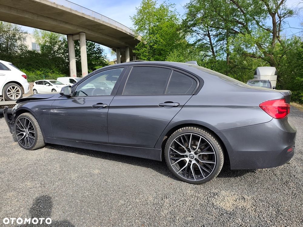 BMW Seria 3 330d xDrive Luxury Line - 15