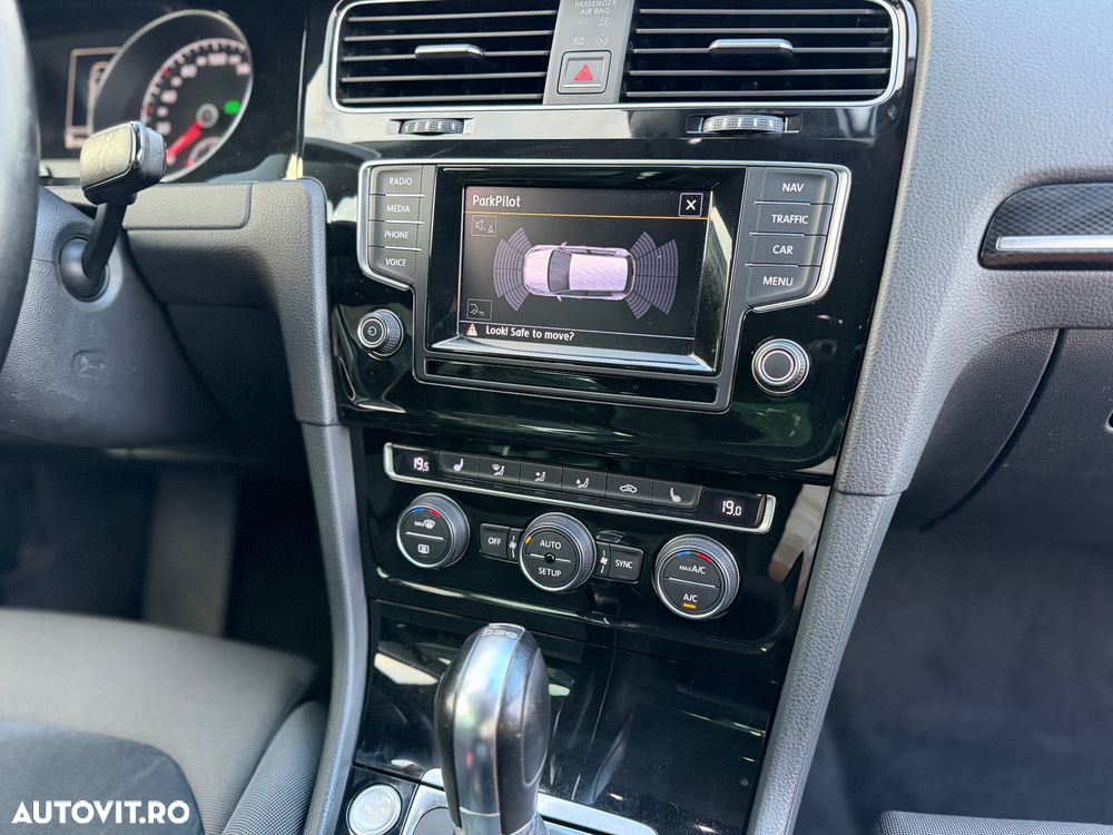 Volkswagen Golf 1.4 TSI BlueMotion Technology DSG Highline - 22