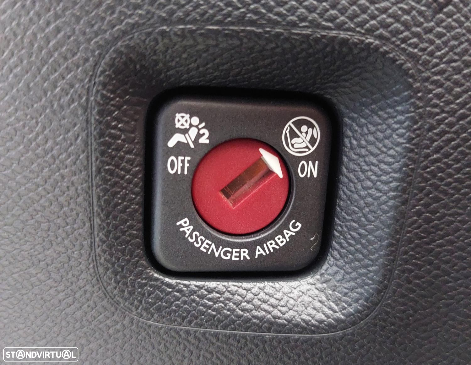 Peugeot e-2008 50 kWh Active Pack - 48
