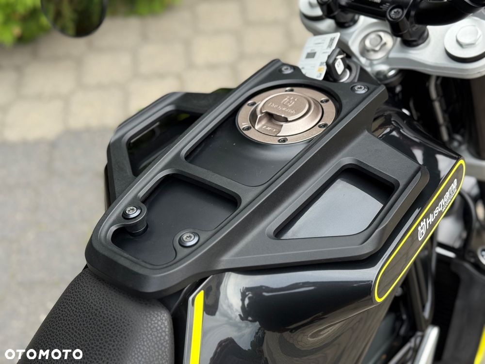 Husqvarna Svartpilen - 22