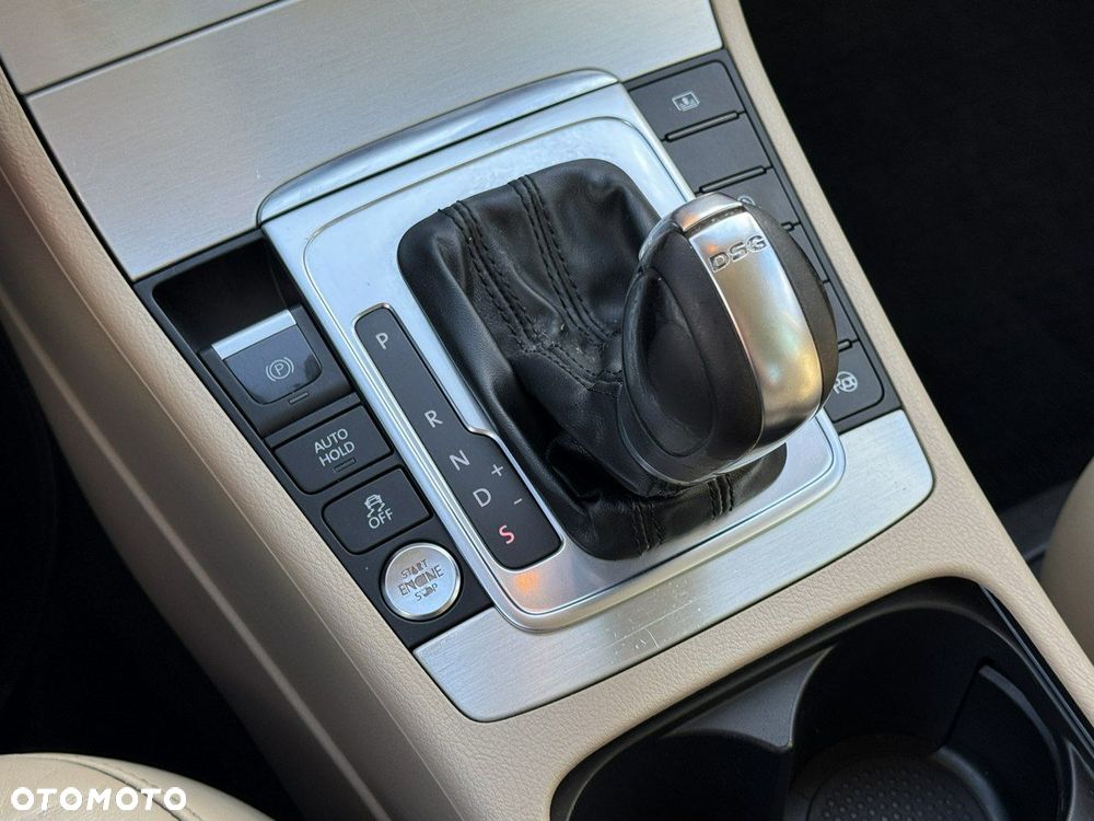 Volkswagen Passat - 31