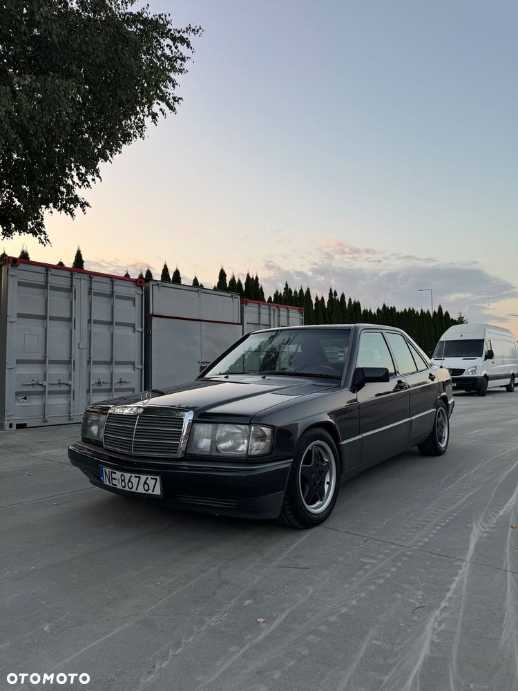 Mercedes-Benz W201 (190) - 1