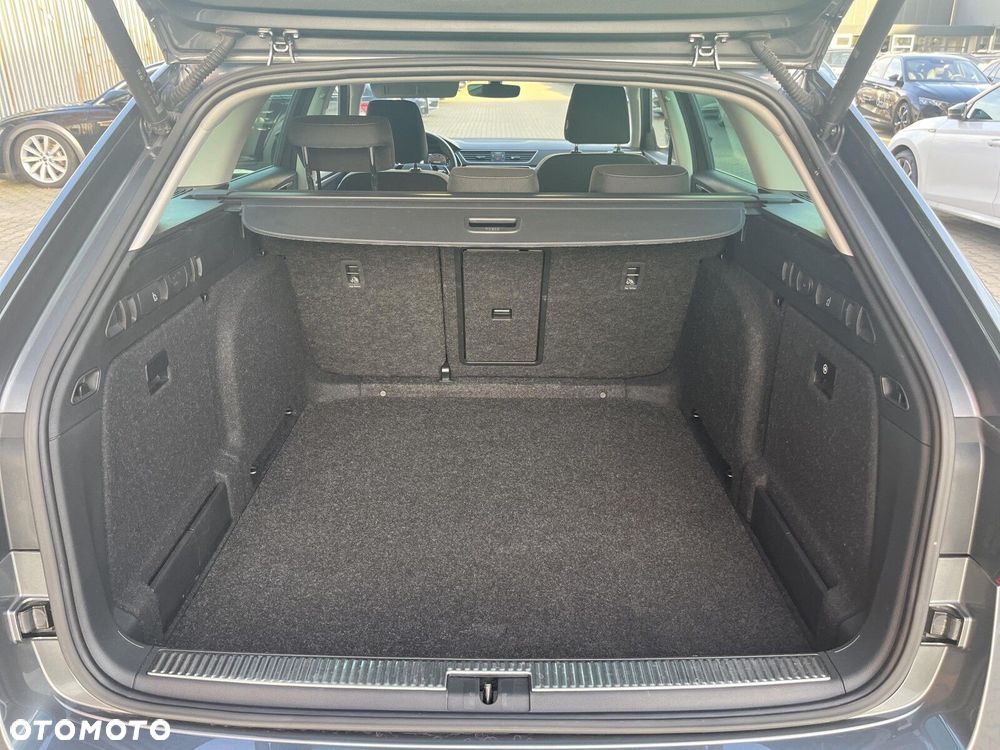 Skoda Superb 2.0 TDI SCR Ambition DSG - 36