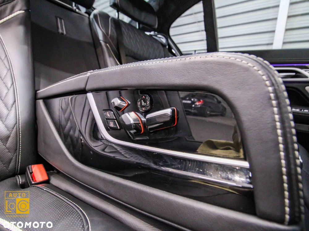 BMW Seria 7 750Ld xDrive - 38