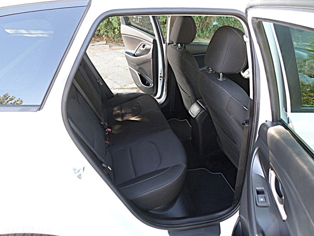 Hyundai i30 blue Kombi 1.4 Style - 24