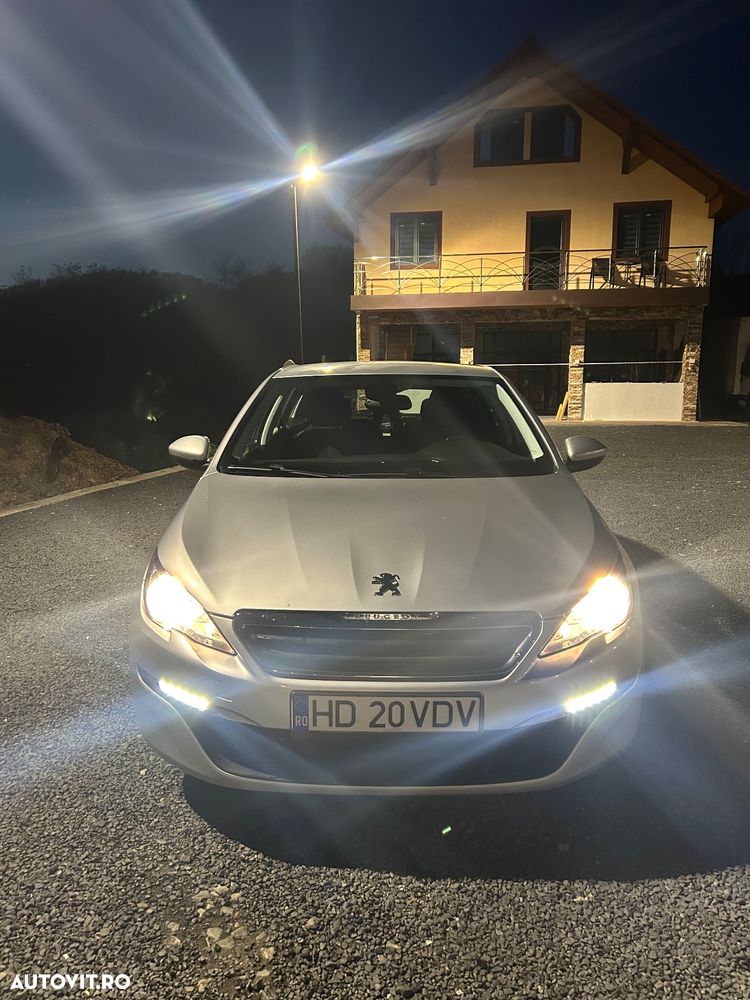 Peugeot 308 1.2 L PureTech Turbo Access - 21