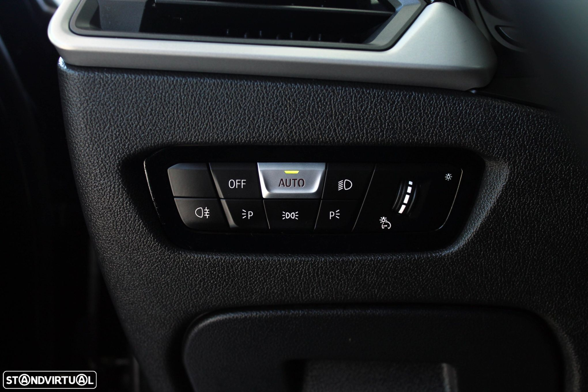 BMW 318 d Touring Auto - 36