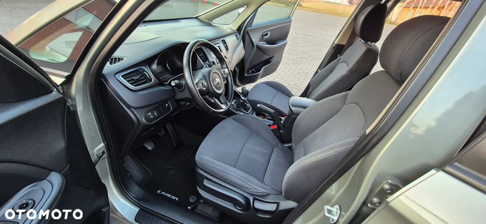Kia Carens 1.7 CRDi S 7os - 32