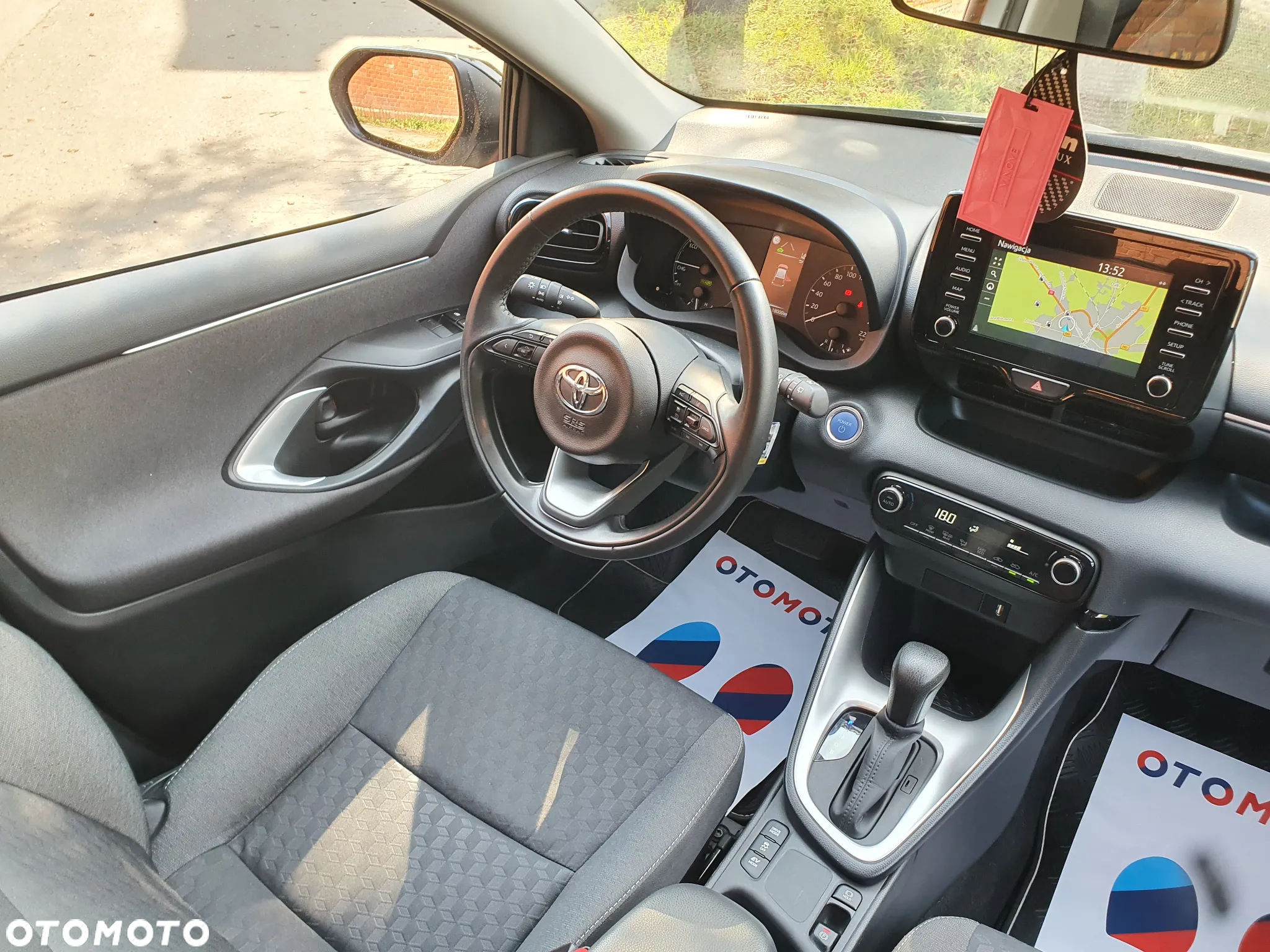 Toyota Yaris Hybrid 1.5 VVT-i Comfort mit Design Paket - 10